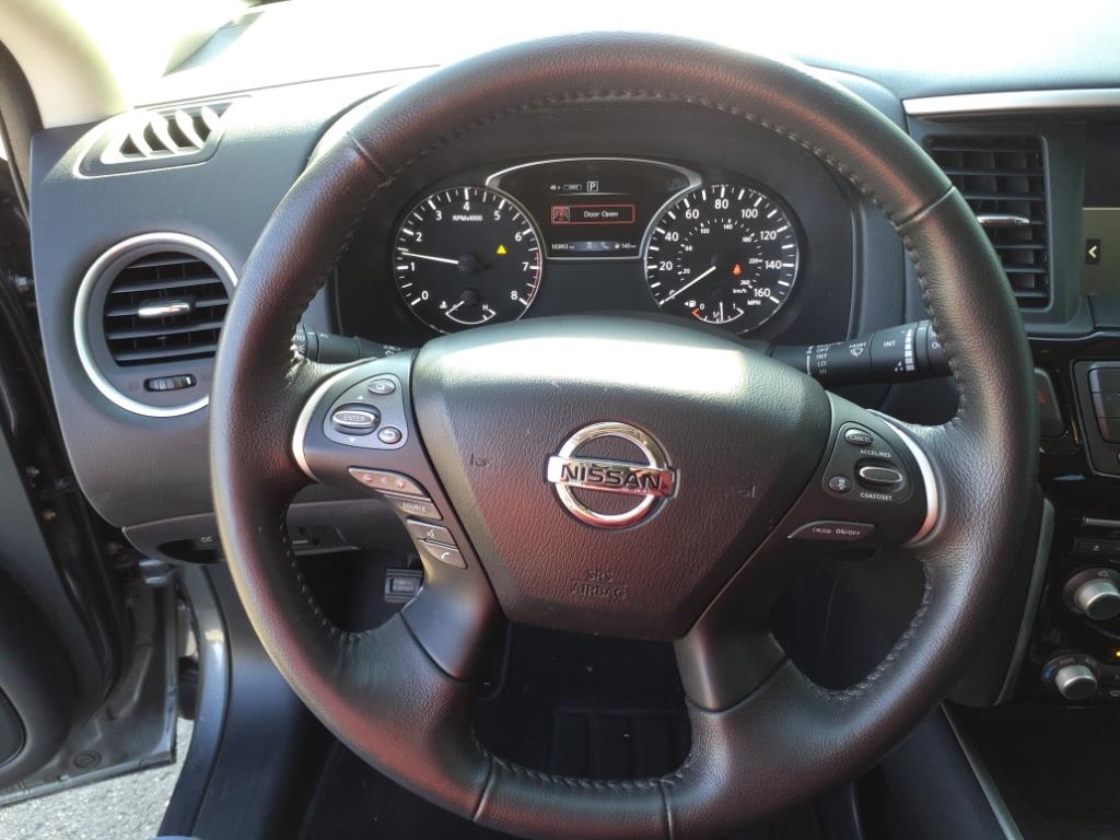 Nissan Pathfinder SV 4WD 2020