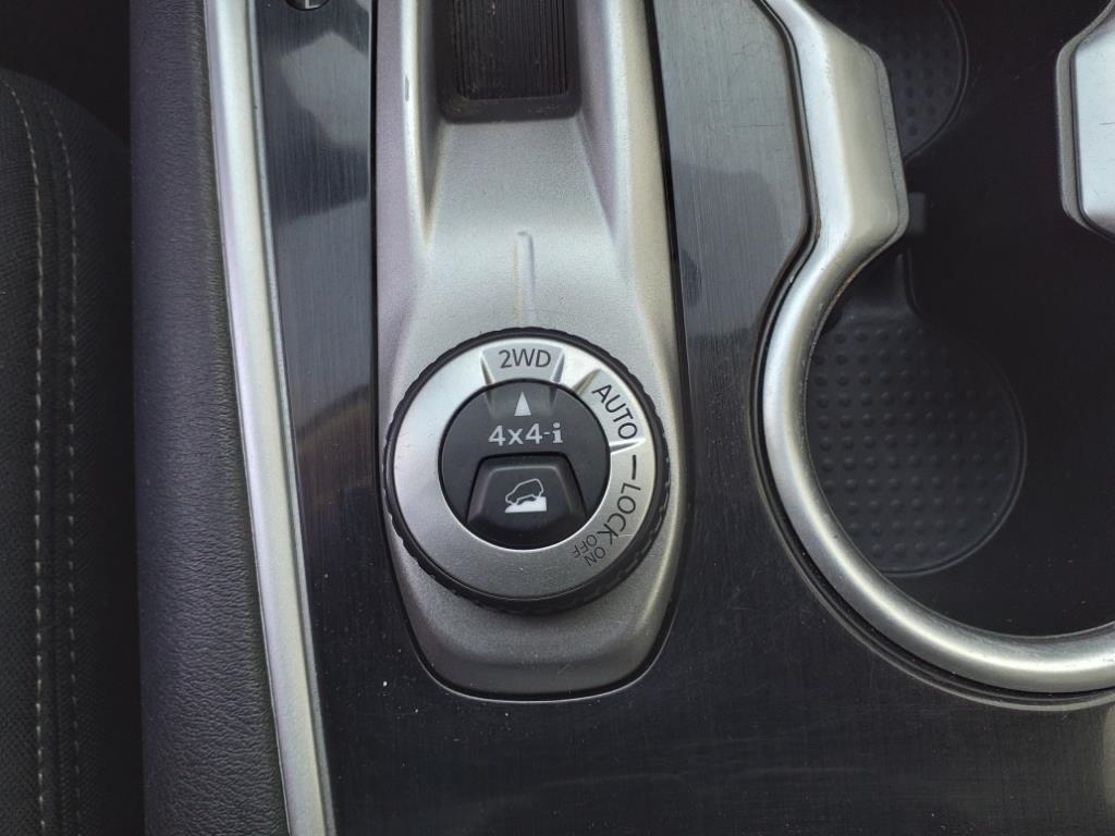 Nissan Pathfinder SV 4WD 2020
