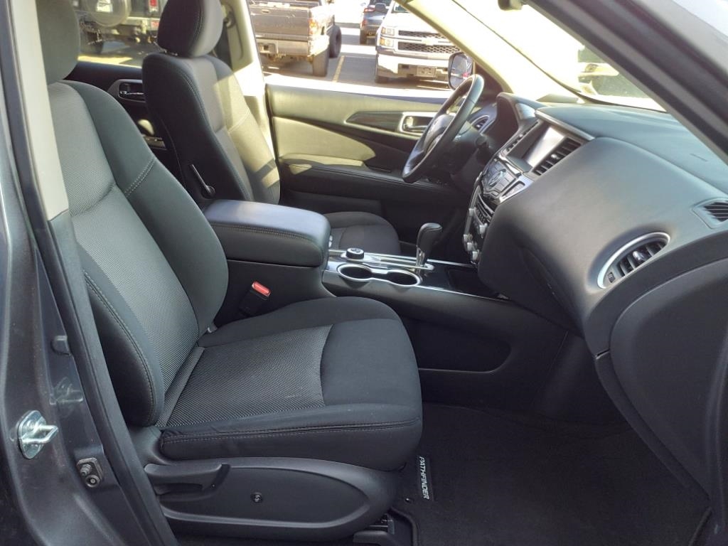 Nissan Pathfinder SV 4WD 2020