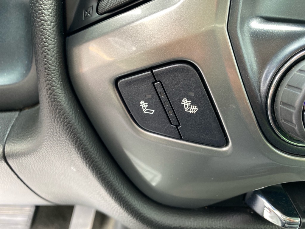 Chevrolet Silverado 1500 4WD Crew Cab 143.5" LT w/2LT 2018