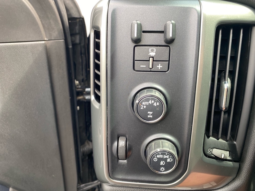 Chevrolet Silverado 1500 4WD Crew Cab 143.5" LT w/2LT 2018