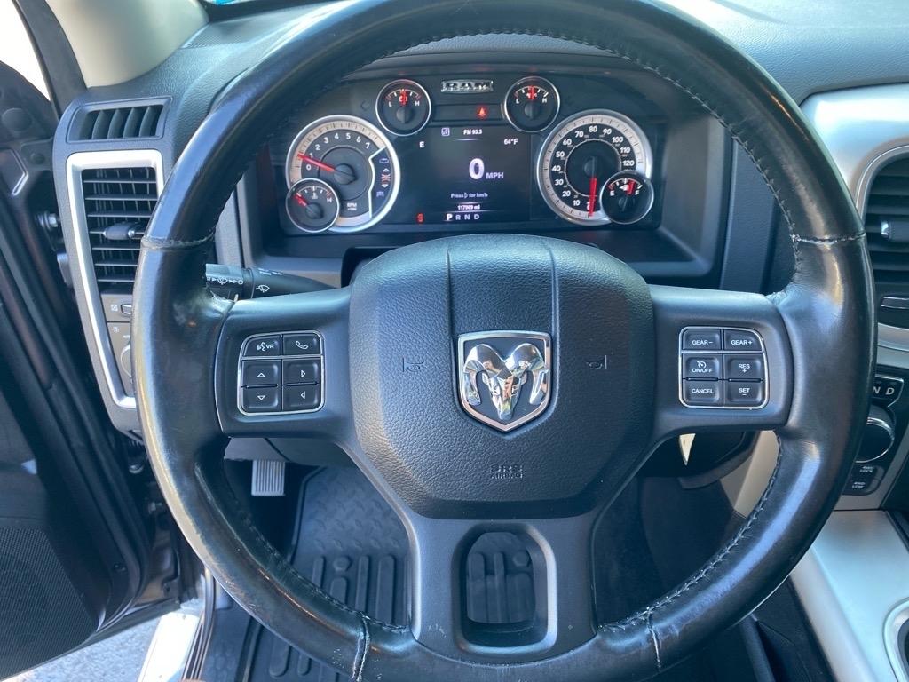 RAM 1500 Big Horn 4x4 Crew Cab 5'7" Box 2017