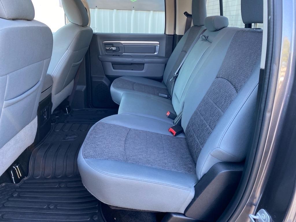 RAM 1500 Big Horn 4x4 Crew Cab 5'7" Box 2017