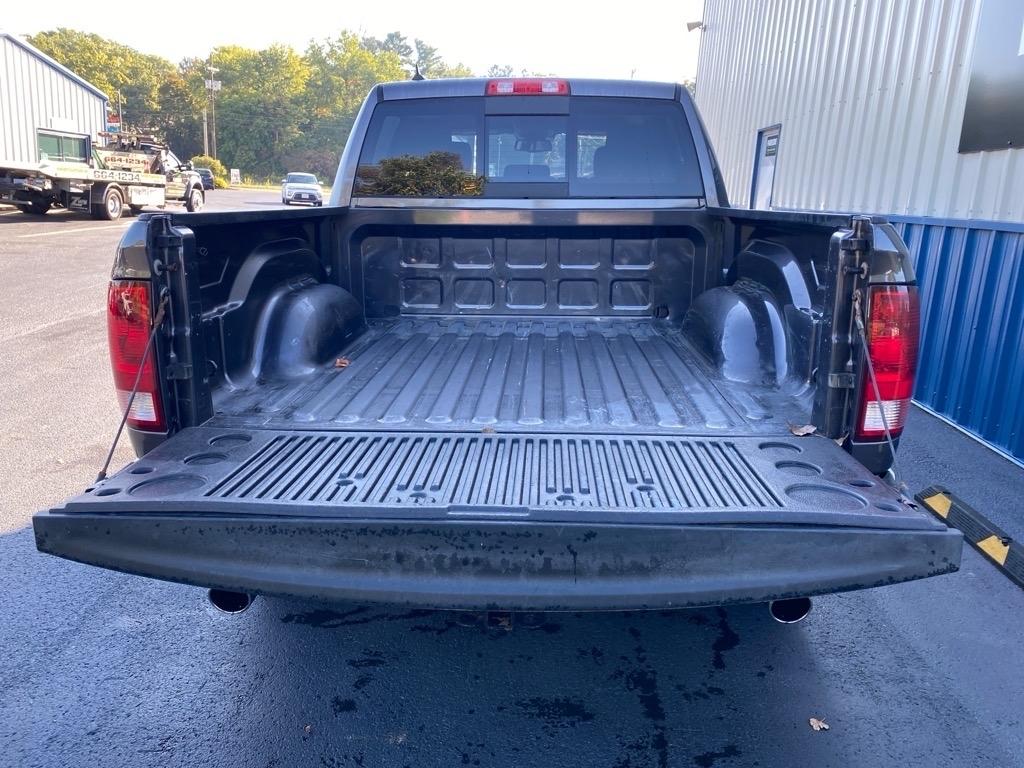 RAM 1500 Big Horn 4x4 Crew Cab 5'7" Box 2017