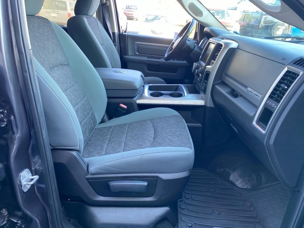 RAM 1500 Big Horn 4x4 Crew Cab 5'7" Box 2017