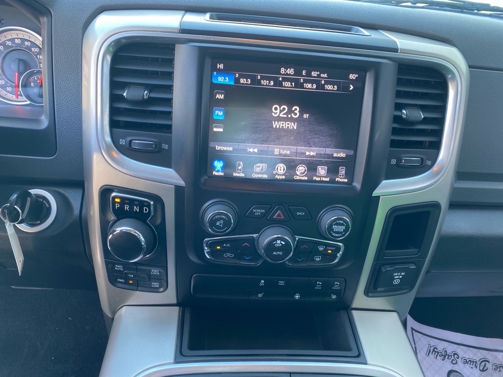 RAM 1500 Big Horn 4x4 Crew Cab 5'7" Box 2017