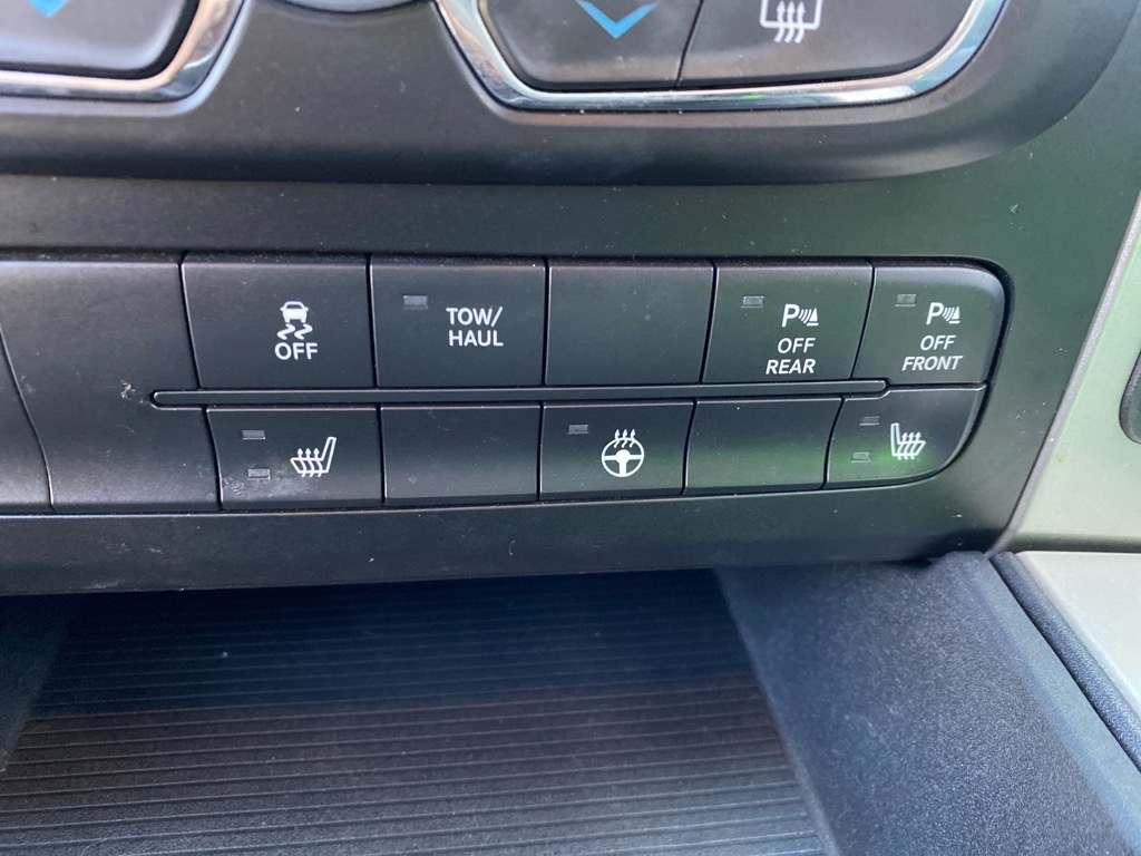 RAM 1500 Big Horn 4x4 Crew Cab 5'7" Box 2017