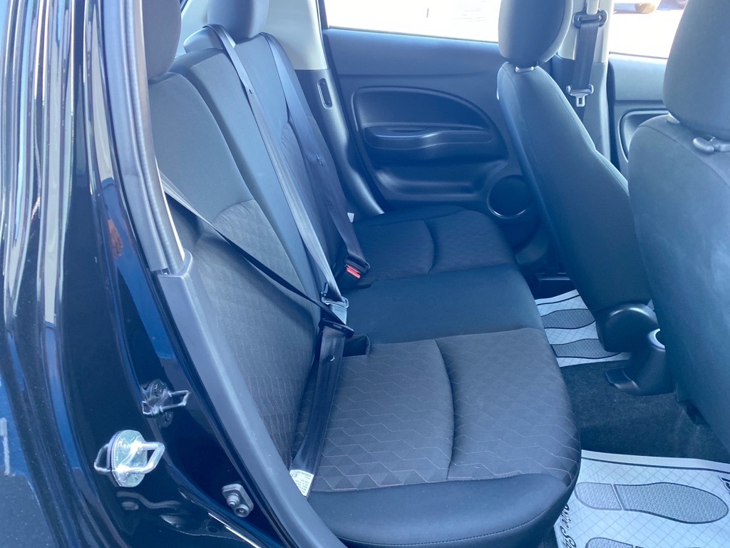 Mitsubishi Mirage ES CVT 2024