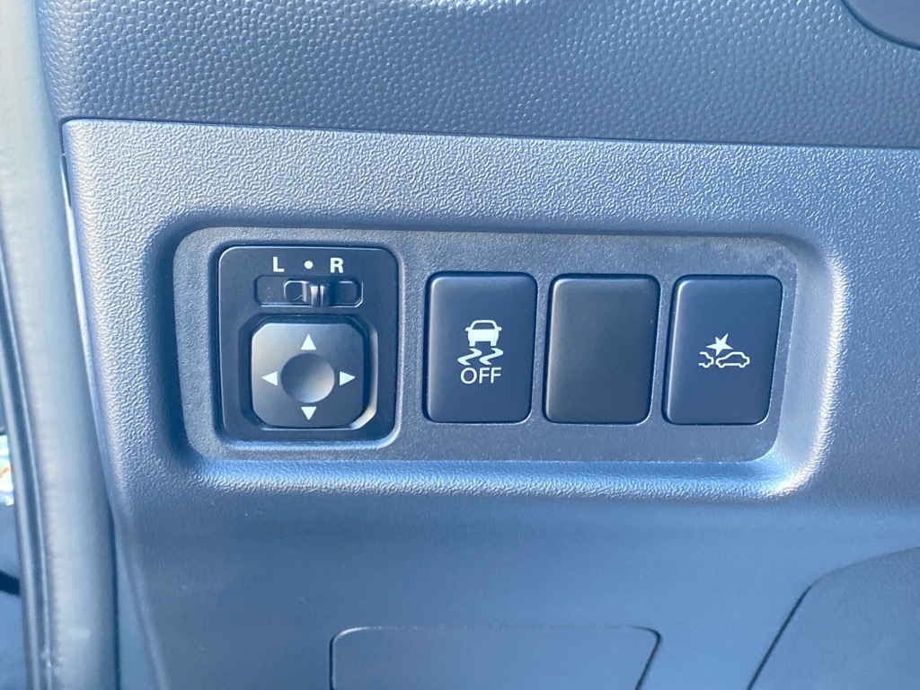 Mitsubishi Mirage ES CVT 2024