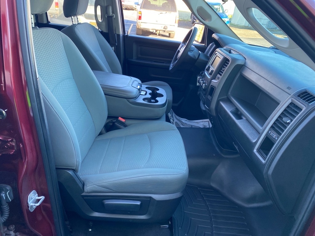 RAM 1500 Tradesman Quad Cab 4WD 2018