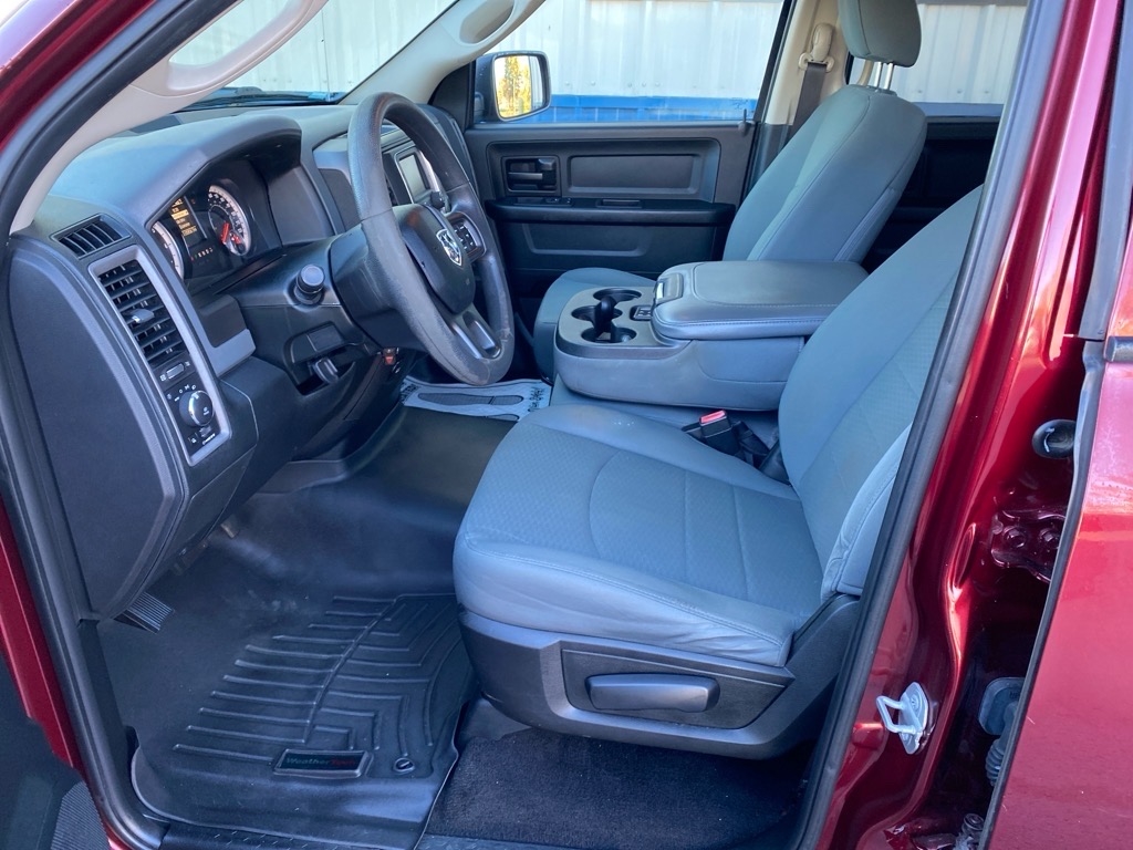 RAM 1500 Tradesman Quad Cab 4WD 2018