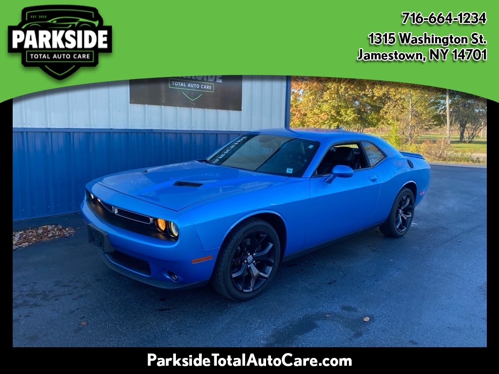 Dodge Challenger 2dr Cpe SXT Plus 2015