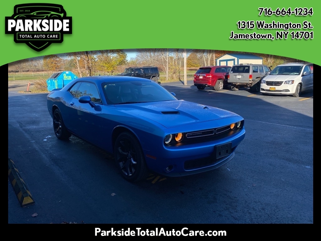 Dodge Challenger 2dr Cpe SXT Plus 2015