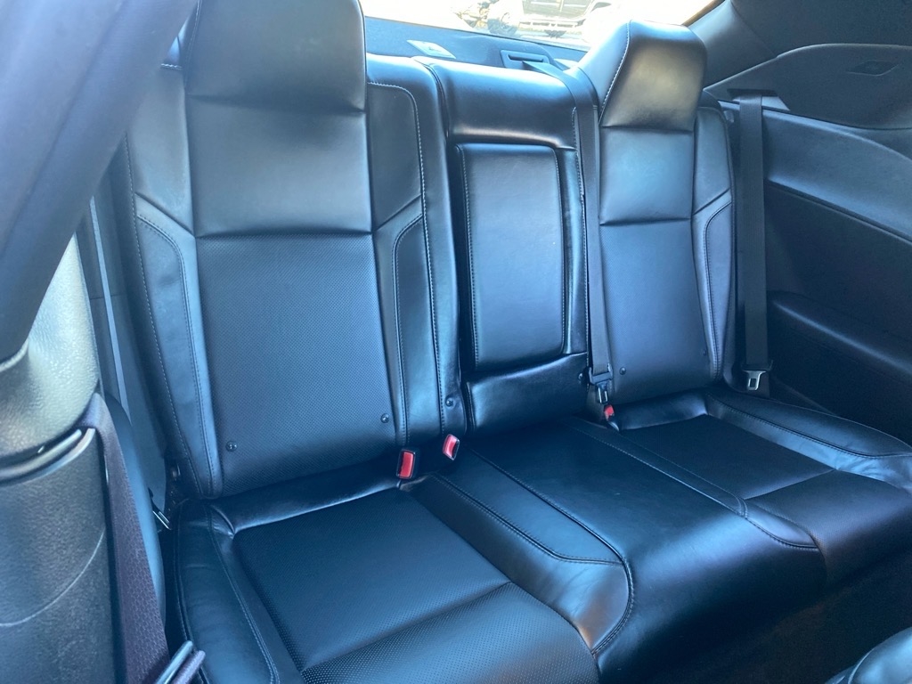 Dodge Challenger 2dr Cpe SXT Plus 2015