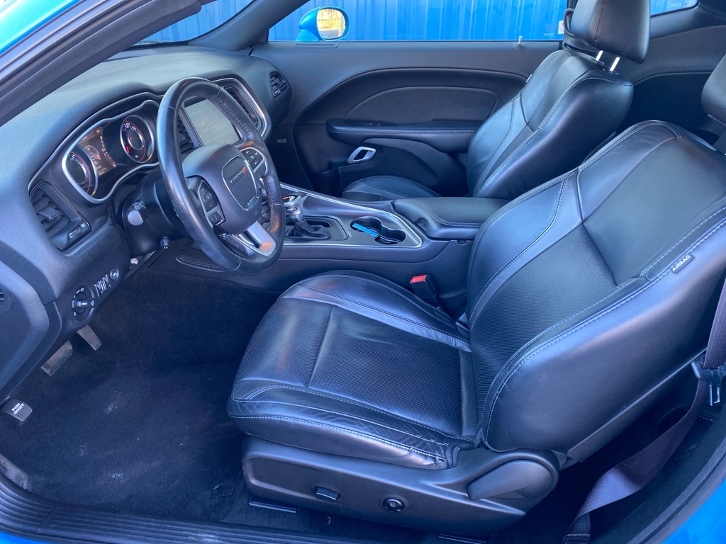 Dodge Challenger 2dr Cpe SXT Plus 2015