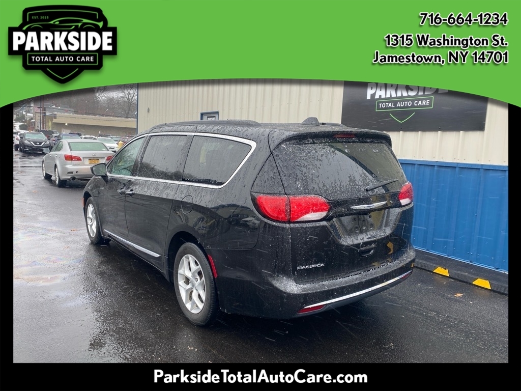 Chrysler Pacifica Touring-L FWD 2017