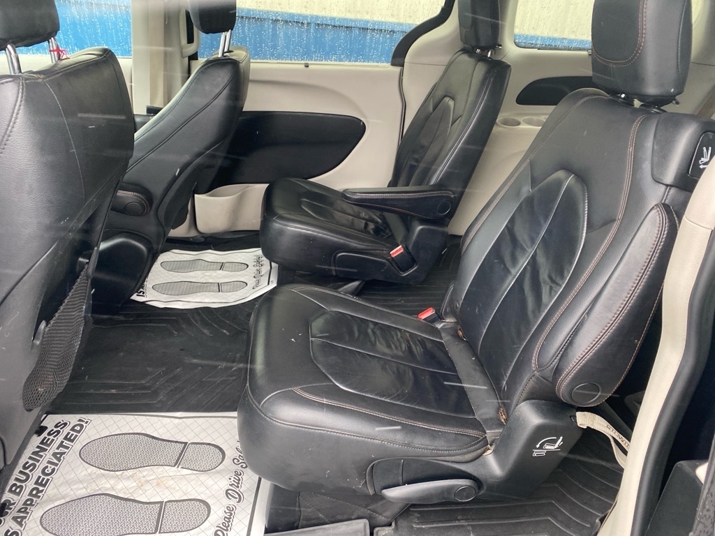 Chrysler Pacifica Touring-L FWD 2017