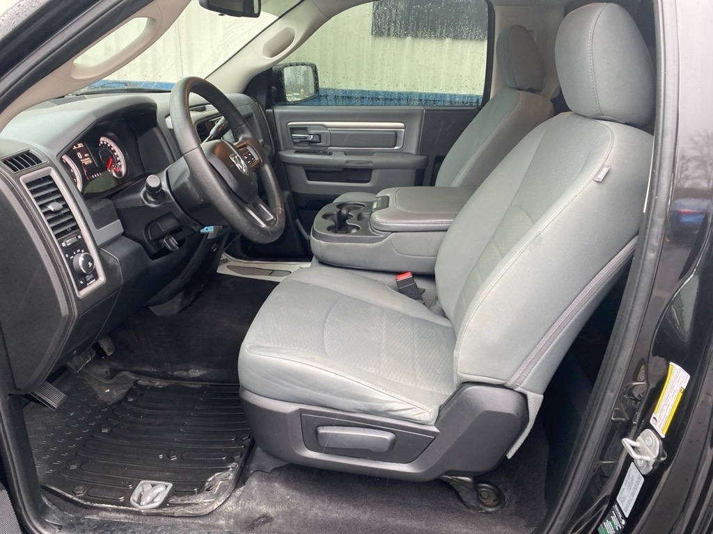 RAM 1500 4WD Reg Cab 120.5" Express 2016