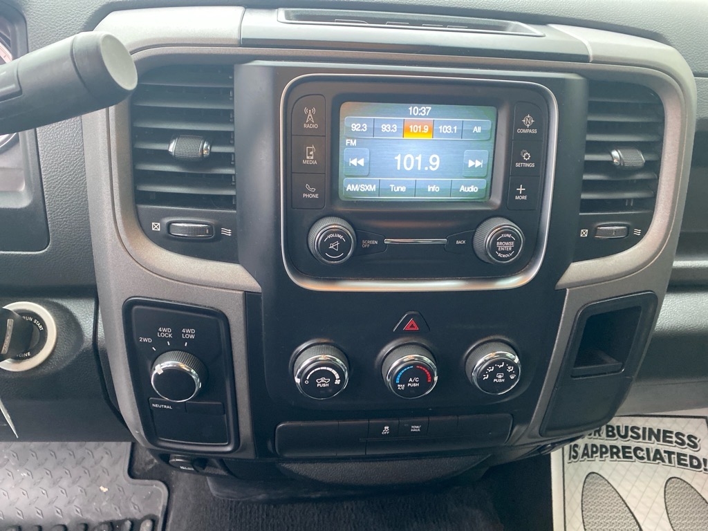 RAM 1500 4WD Reg Cab 120.5" Express 2016