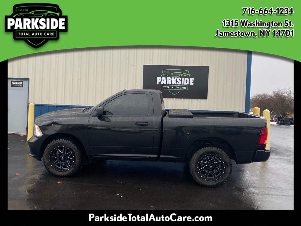 RAM 1500 4WD Reg Cab 120.5" Express 2016