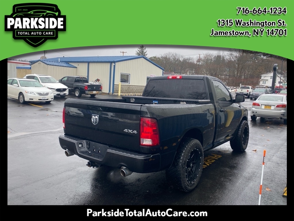 RAM 1500 4WD Reg Cab 120.5" Express 2016