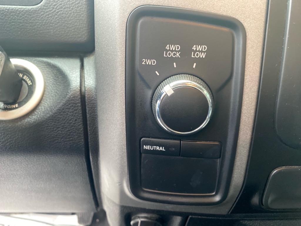 RAM 1500 4WD Reg Cab 120.5" Express 2016