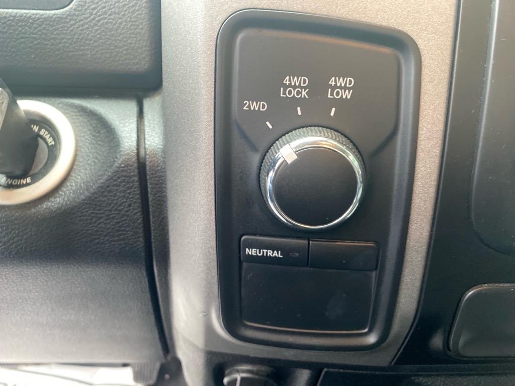 RAM 1500 4WD Reg Cab 120.5" Express 2016