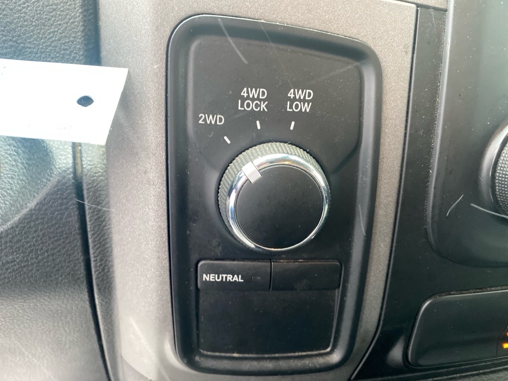 RAM 1500 Tradesman Quad Cab 4WD 2014