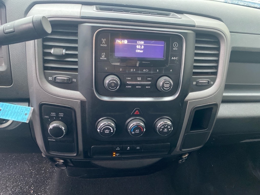 RAM 1500 Tradesman Quad Cab 4WD 2014