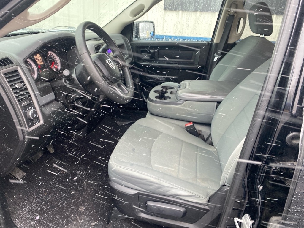 RAM 1500 Tradesman Quad Cab 4WD 2014