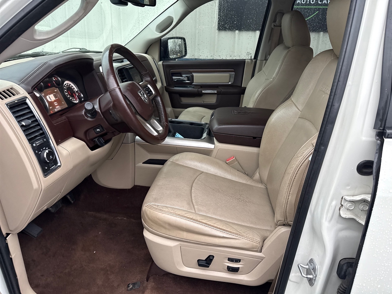 RAM 1500 Laramie Crew Cab SWB 4WD 2017