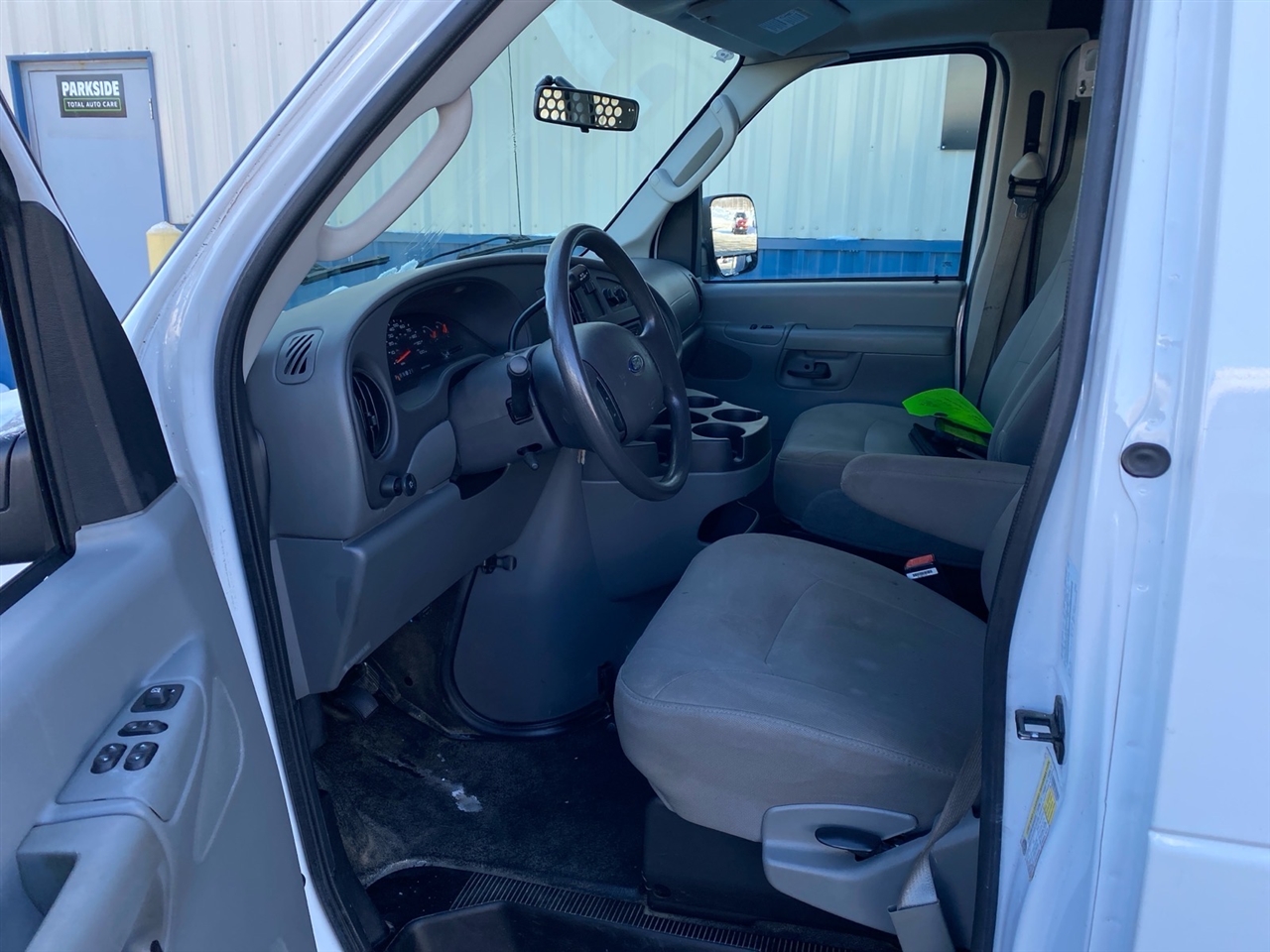 Ford Econoline E-250 2007