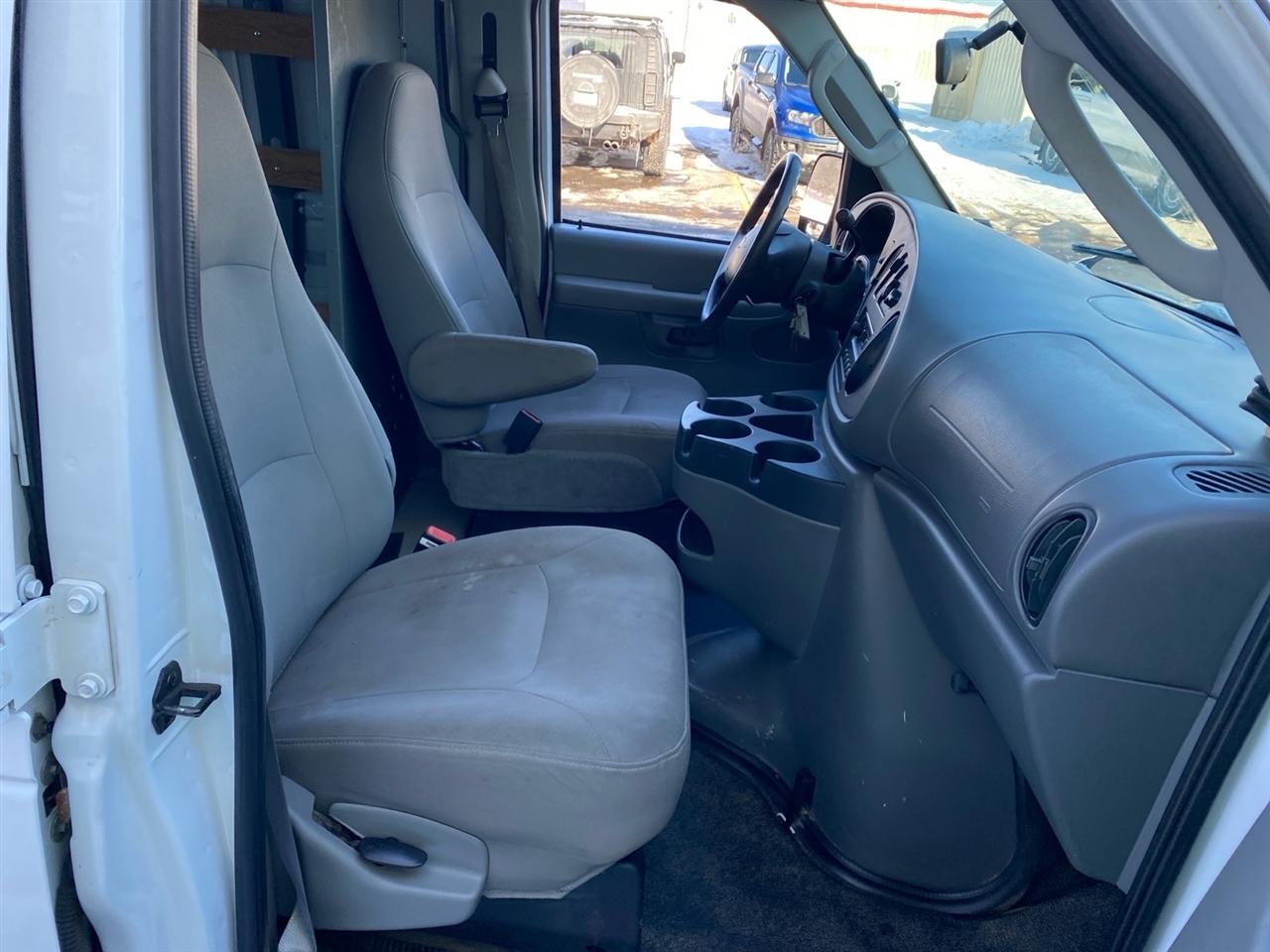 Ford Econoline E-250 2007