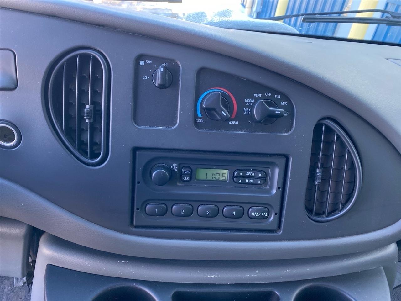 Ford Econoline E-250 2007