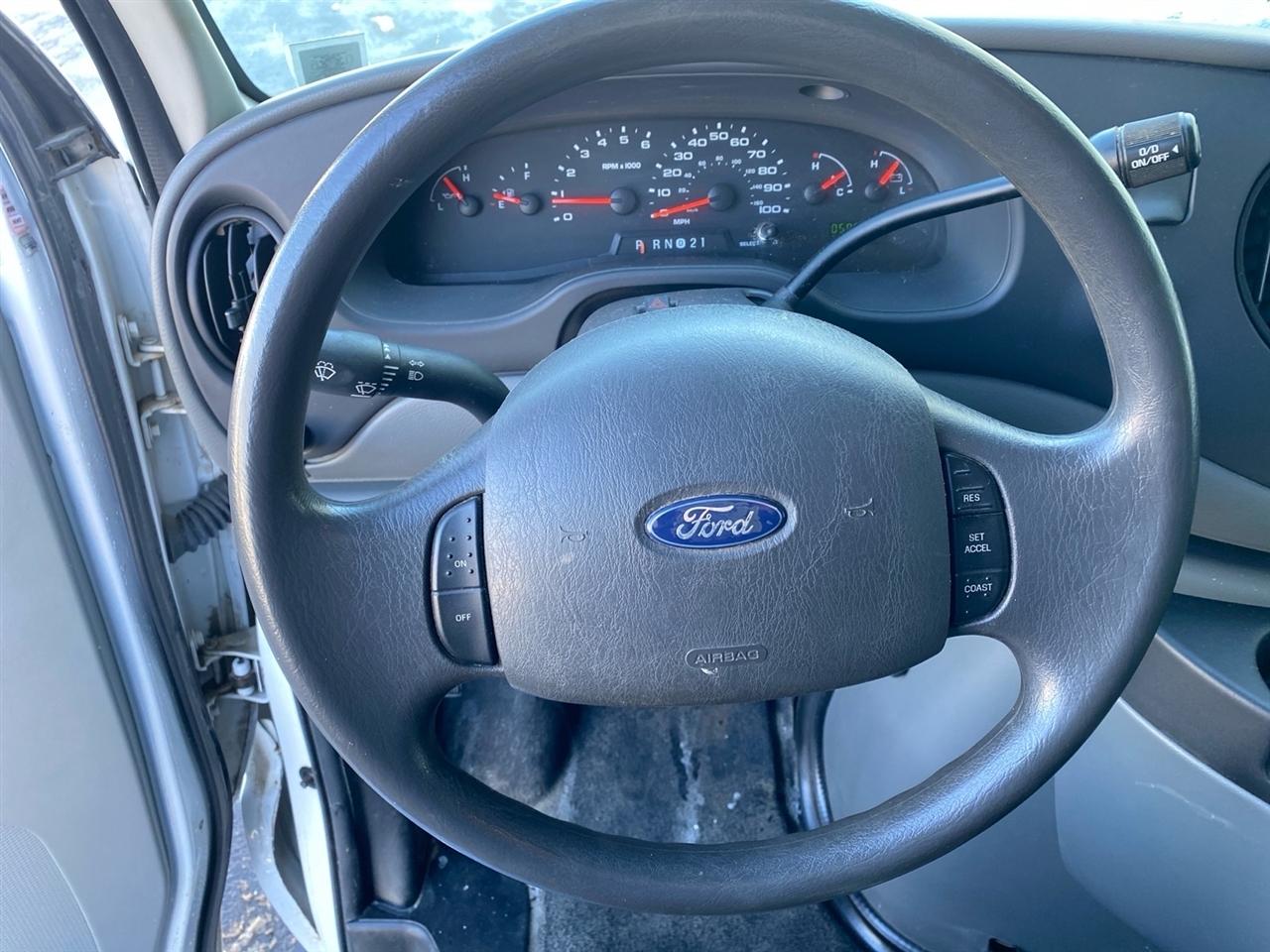 Ford Econoline E-250 2007