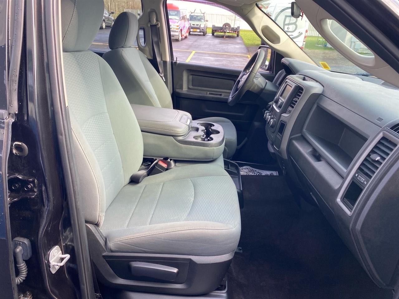 RAM 1500 Tradesman Crew Cab SWB 4WD 2018