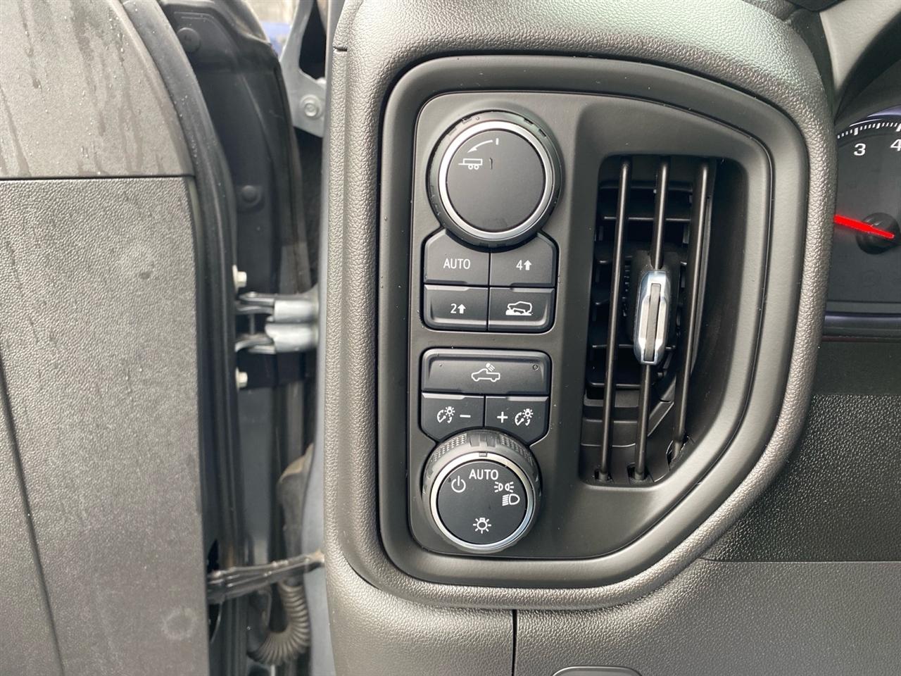 Chevrolet Silverado 1500 Custom Crew Cab Short Box 4WD 2021