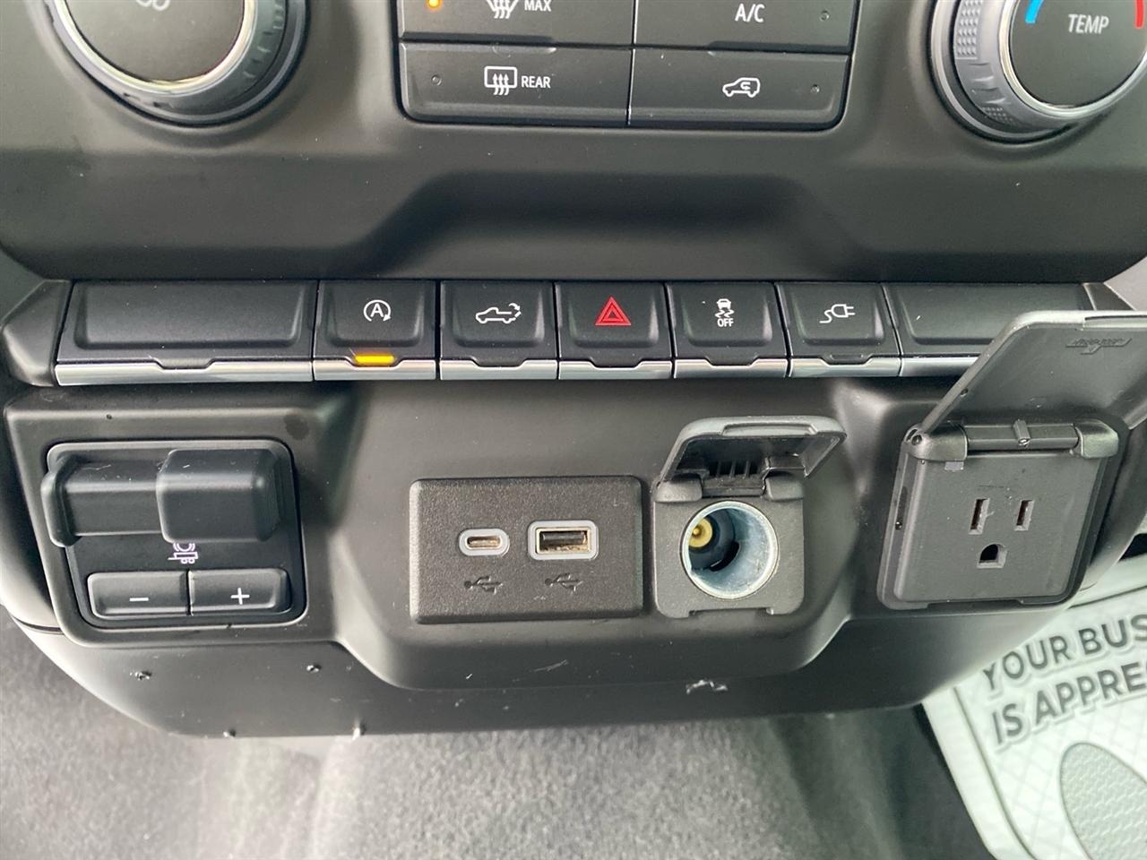 Chevrolet Silverado 1500 Custom Crew Cab Short Box 4WD 2021