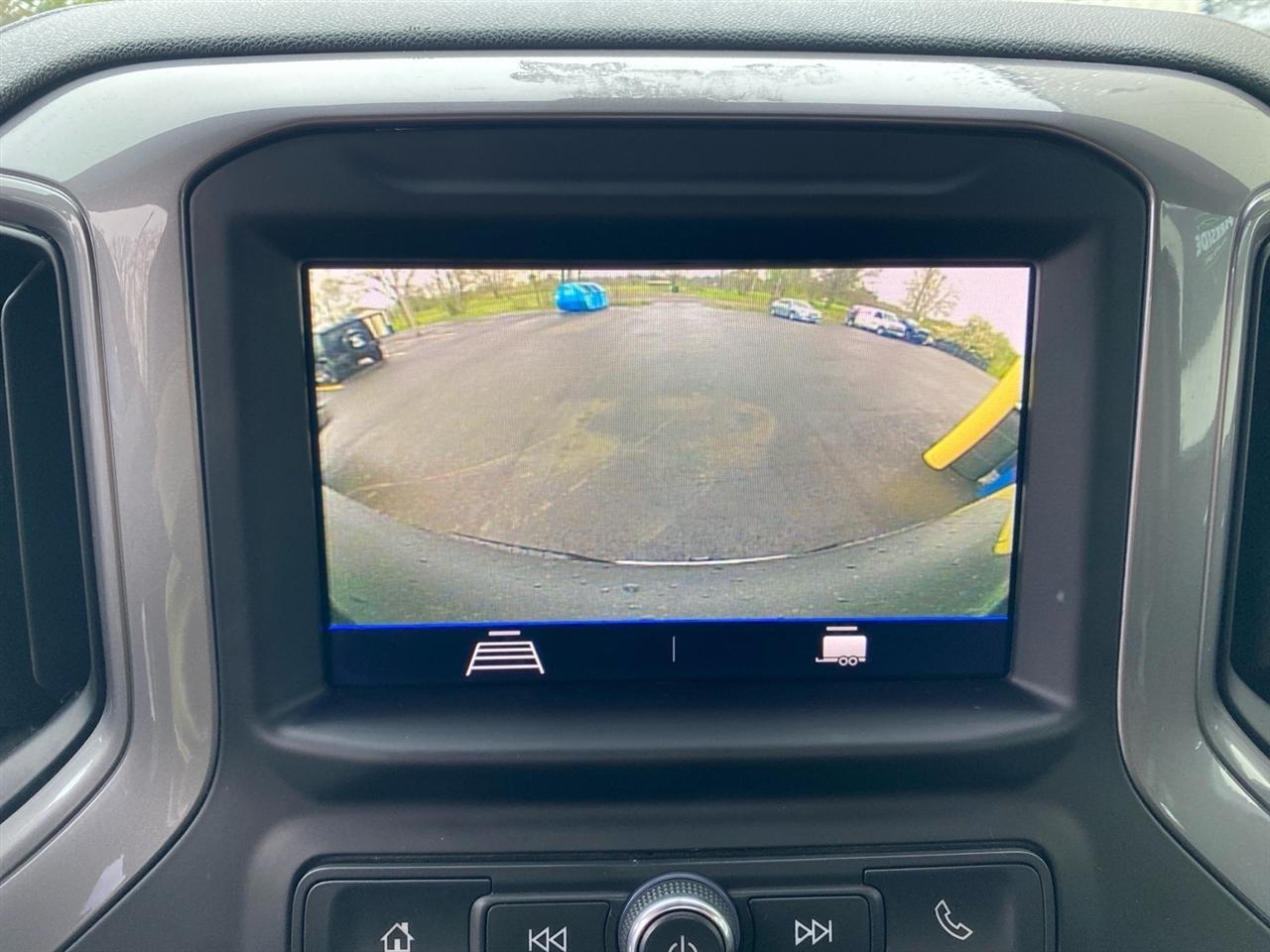 Chevrolet Silverado 1500 Custom Crew Cab Short Box 4WD 2021