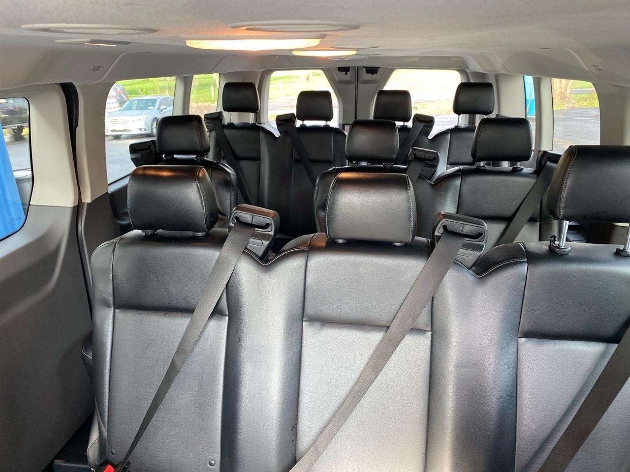 Ford Transit 350 Wagon Low Roof XL w/Sliding Pass. 148-in. WB 2020