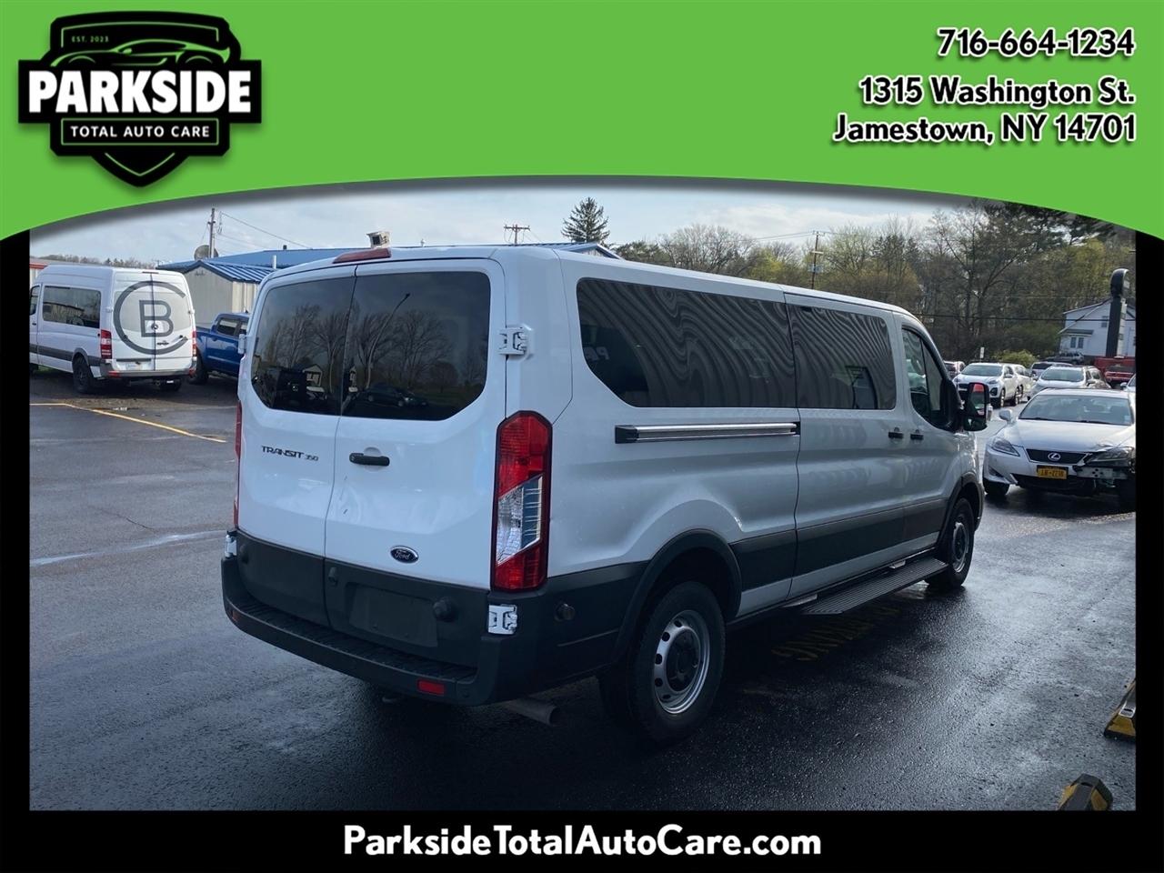 Ford Transit 350 Wagon Low Roof XL w/Sliding Pass. 148-in. WB 2020