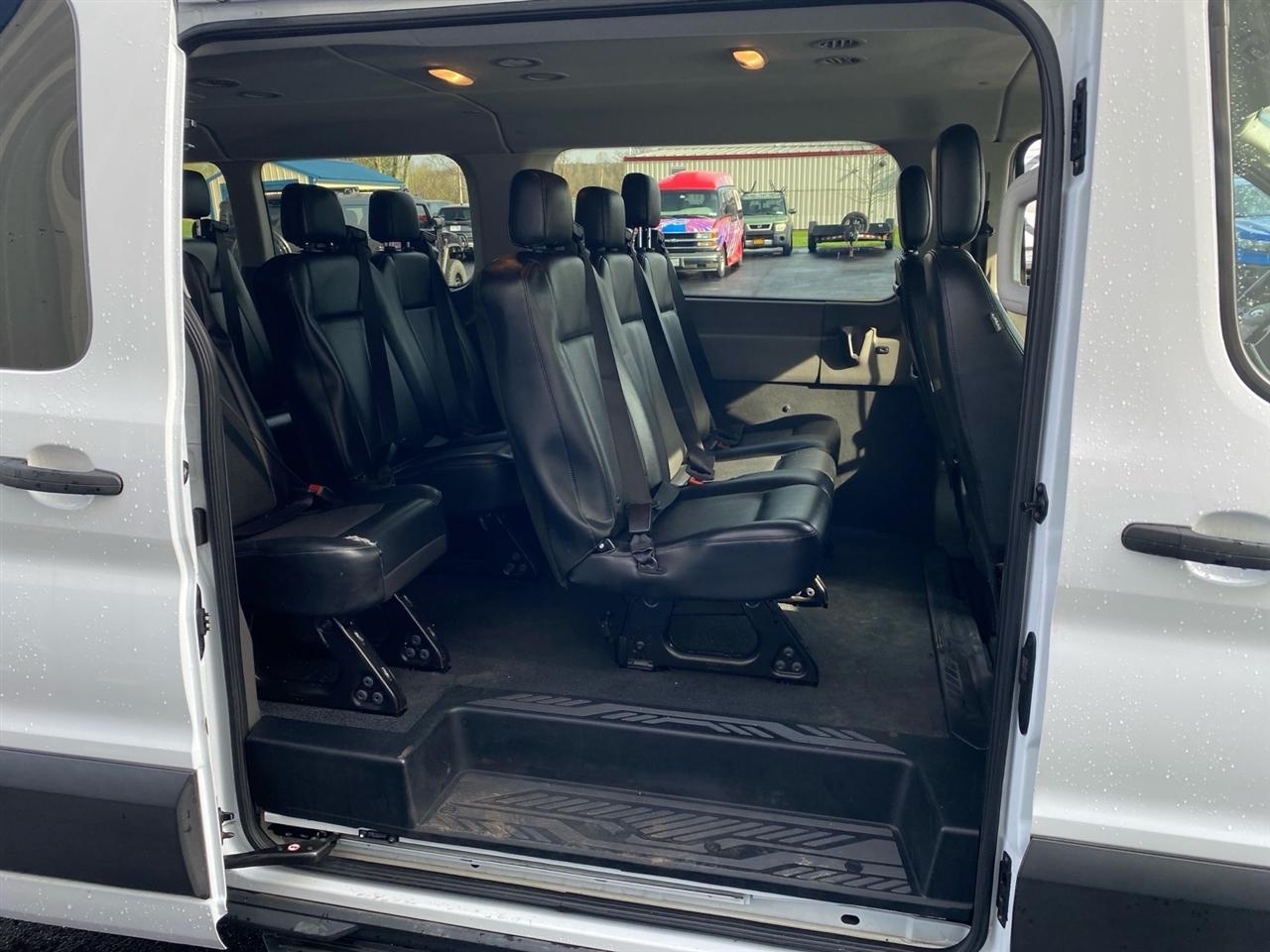 Ford Transit 350 Wagon Low Roof XL w/Sliding Pass. 148-in. WB 2020