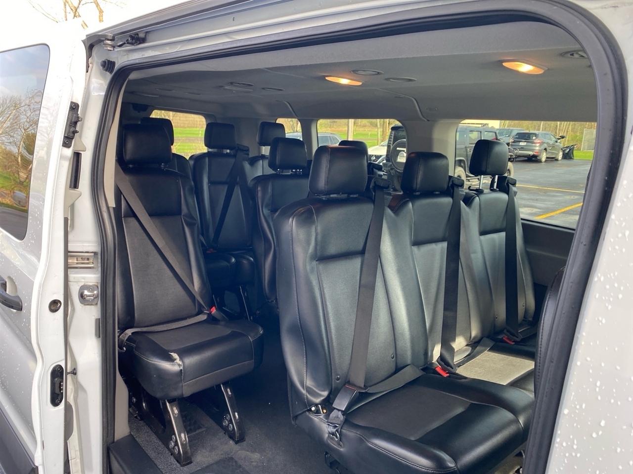 Ford Transit 350 Wagon Low Roof XL w/Sliding Pass. 148-in. WB 2020