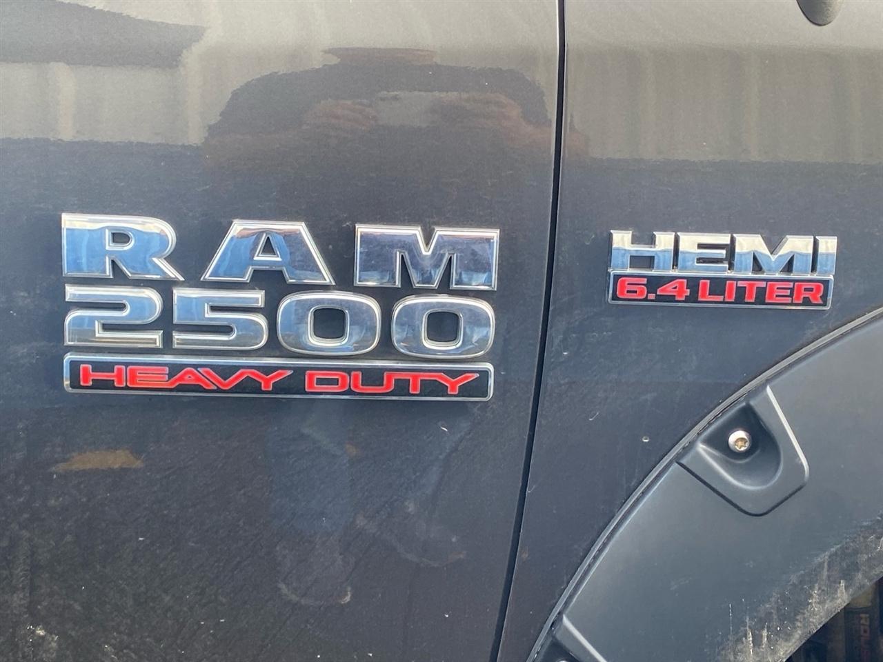 RAM 2500 Tradesman Crew Cab SWB 4WD 2015
