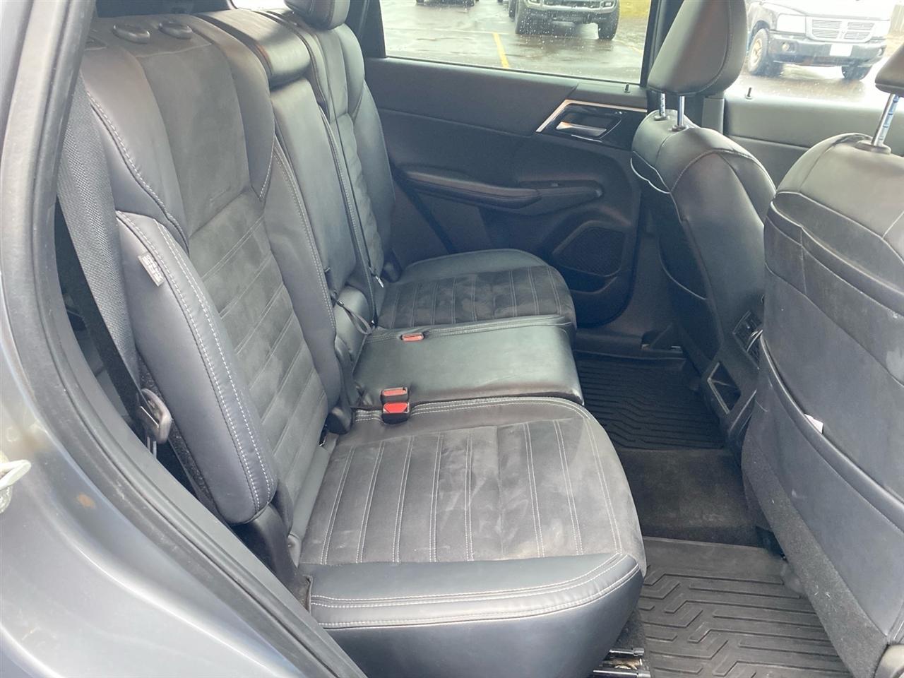 Mitsubishi Outlander SE 4WD 2022