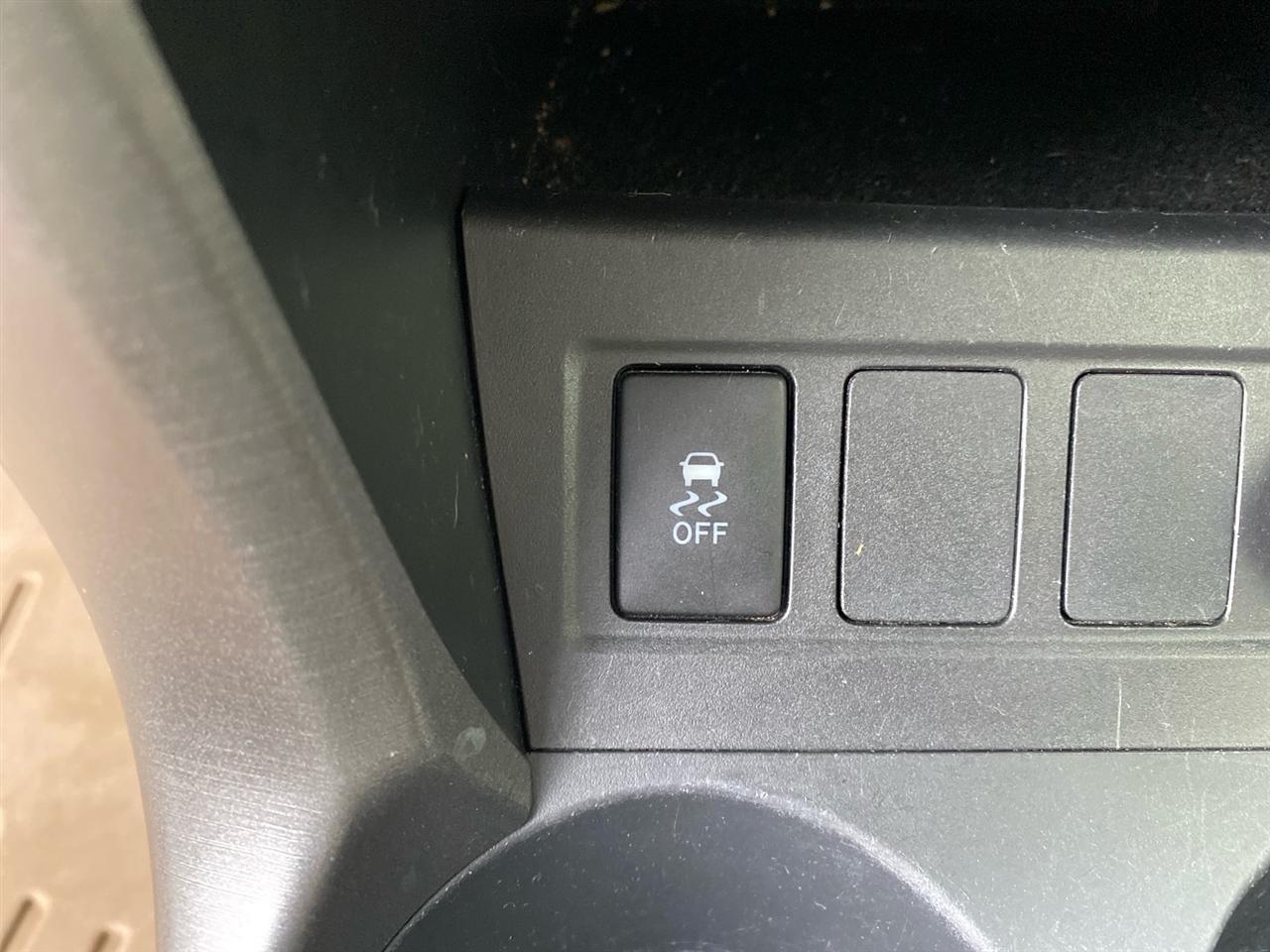 Toyota RAV4 Base I4 4WD 2012