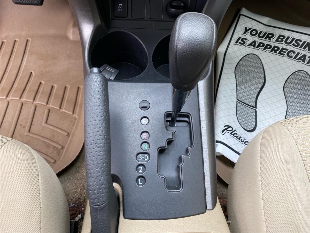 Toyota RAV4 Base I4 4WD 2012