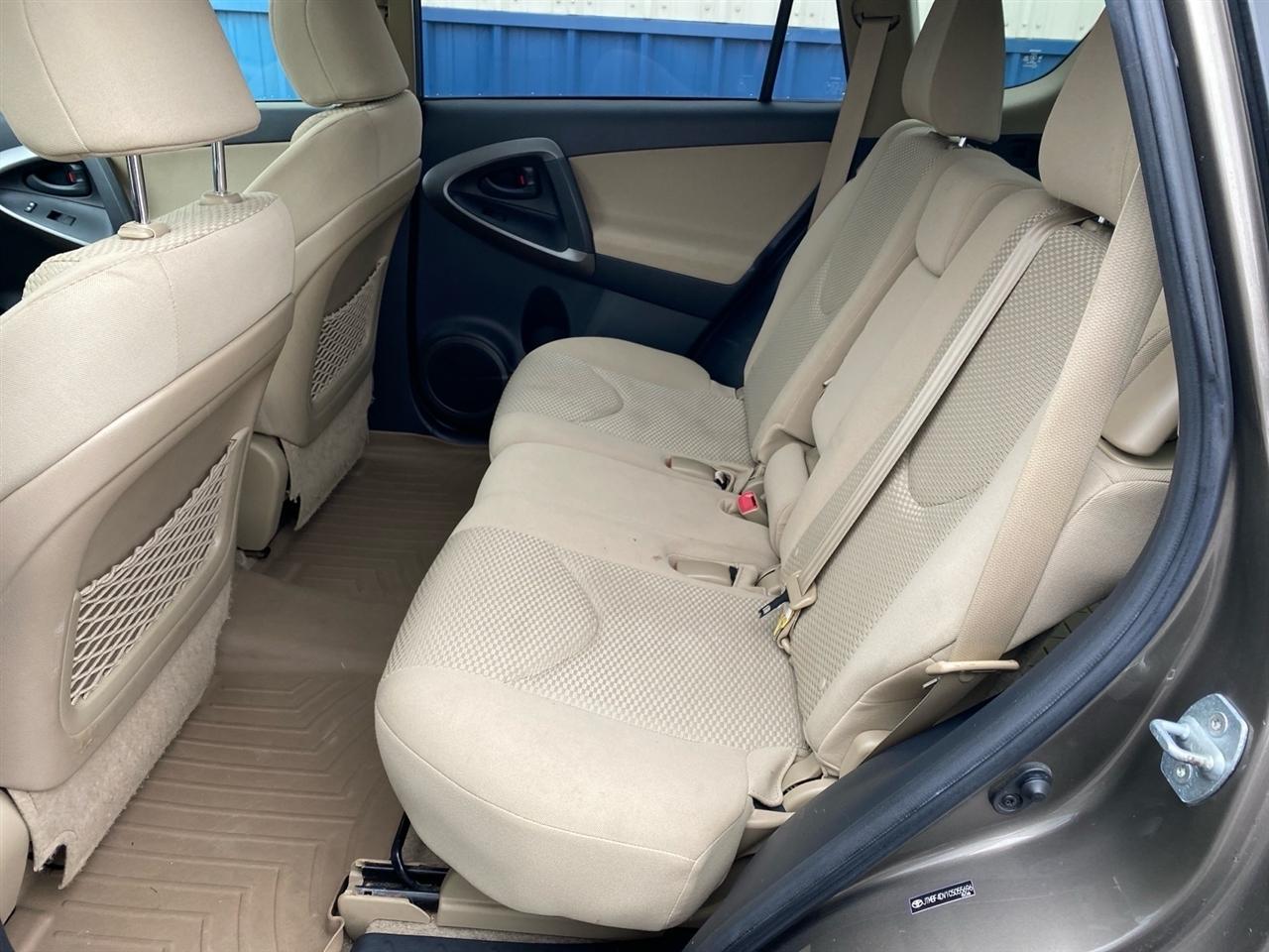 Toyota RAV4 Base I4 4WD 2012