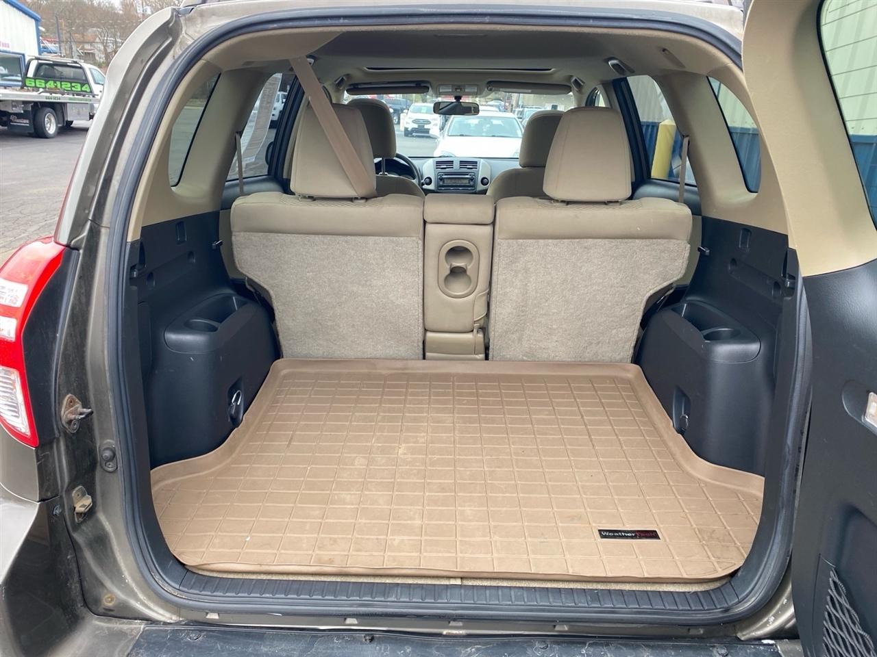 Toyota RAV4 Base I4 4WD 2012