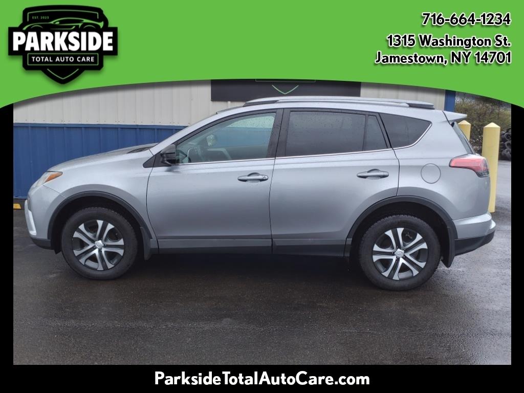 Toyota RAV4 LE AWD 2017